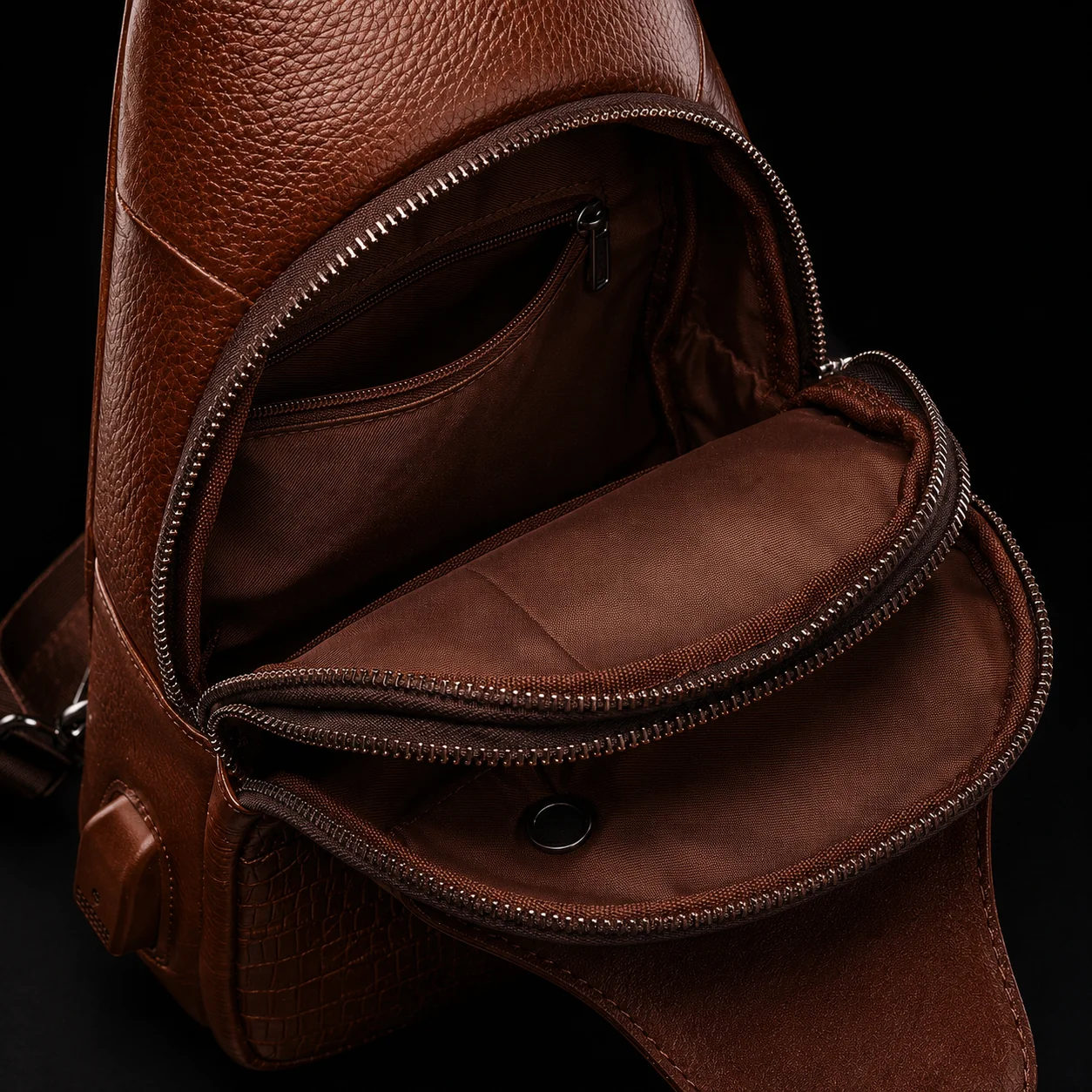 Stylish and Versatile Crocodile Leather Crossbody Bag